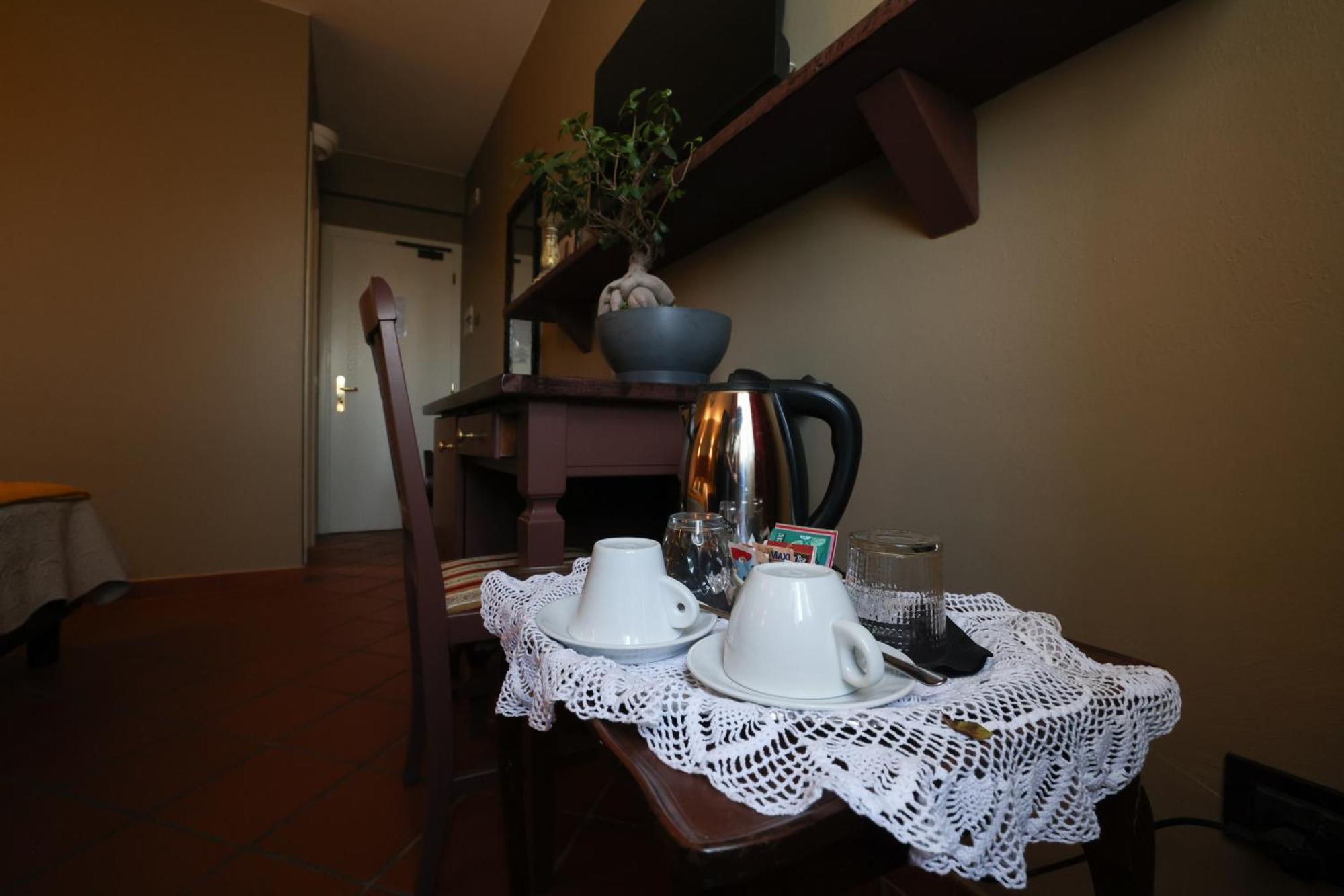 Hotel Florence Manerba del Garda Pokoj fotografie