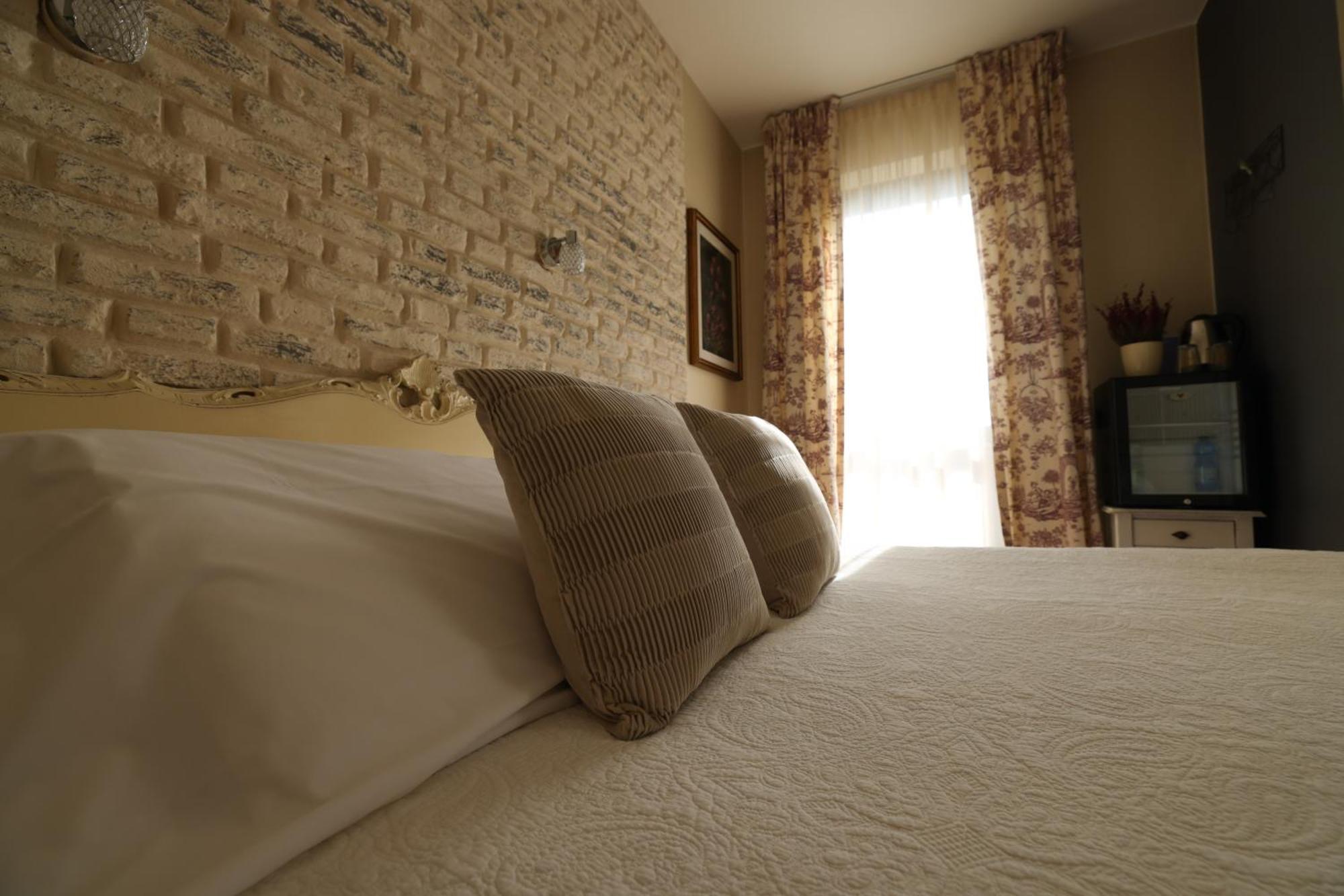 Hotel Florence Manerba del Garda Pokoj fotografie